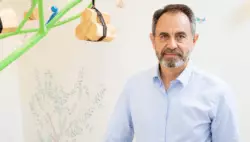 “El final de la vida de un niño es sagrado”: el médico que acompaña con amor los últimos días de cientos de pequeños 2 ChatGPT Image 27 jul 2026 05 37 29 p.m