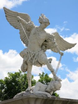 San Miguel Arcángel, reconocido por ley como guardián espiritual de Dourados, Brasil 2 IMG 7259 JPB