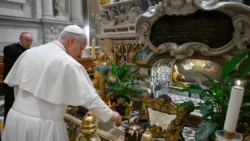 El Papa León XIV visita la Abadía de Montecassino y ora por la paz mundial 2 Papa Leao XIV visita Abadia de Montecassino e reza pela paz mundial 1