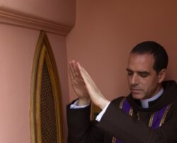 Corte Suprema de Arizona: la Confesión la define la doctrina religiosa, no los tribunales 2 3 3