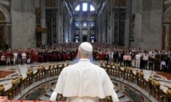 Audiencia General: La Liturgia de las Horas santifica el tiempo de nuestra vida diaria 2 Audiencia geral vatican media 700x418 1