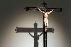 Francia: Tres iglesias profanadas en la Archidiócesis de Tours 2 Franca Tres igrejas sao profanadas na Arquidiocese de Tours