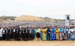 Cientos de miles peregrinan a Santuario de Mamã Muxima en Angola: hay que transformarse interiormente, dice obispo 2 1