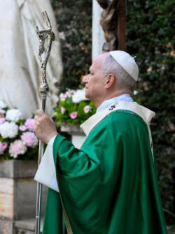 León XIV y el pontificado del “ya veremos”: ¿prudencia o aplazamiento de las decisiones? 2 792069848 18115316981088319 7213387009419881967 n