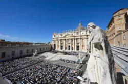 “No es posible permanecer como espectadores indiferentes”, dijo León XIV. 3 Nao e possivel permanecer como espectadores desinteressados adverte Papa Leao XIV 2
