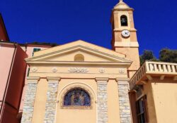 Obispo de Ventimiglia-San Remo preside rito de reparación tras profanación de una iglesia usada para spot publicitario 2 Screenshot 2026 09 01 at 16.50.18