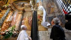 León XIV: pidamos a María su Buen Consejo para acoger la Palabra divina 3 afresco vatican media 700x401 1