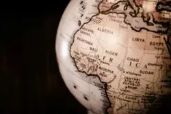 20 gobiernos africanos firman carta contra imposición occidental del aborto y la ideología de género 2 james wiseman IebZAH6kaNw unsplash