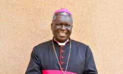 Vida sacramental, oración y consejos evangélicos: Obispo en Kenia a 7 nuevas religiosas 2 1 18