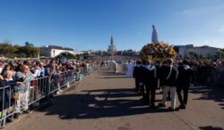 En Fátima, 100 mil peregrinos conmemoraron la sexta aparición de la Virgen a los pastorcitos 2 1 6