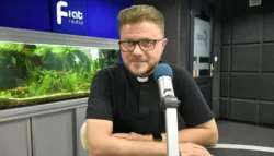 “El Evangelio también se aprende jugando”: el fraile que conquista a los niños con ovejas, pizzas y búsquedas del tesoro 2 69b96fdb8a5ac 912x912