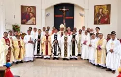 Indonesia: 27 nuevos sacerdotes son ordenados en la Diócesis de Maumere 2 Indonesia 27 novos sacerdotes sao ordenados na Diocese de Maumere 1536x976 1