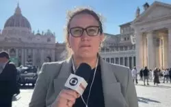 Periodista brasileña cuestiona exactitud de comunicado médico sobre el tratamiento de León XIV 2 Mirticeli Medeiros