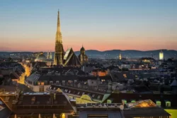 Austria: jóvenes musulmanes interrumpen misa al grito de “Allahu Akbar” – No es caso aislado 2 jacek dylag 5SjAaqqCCmY unsplash